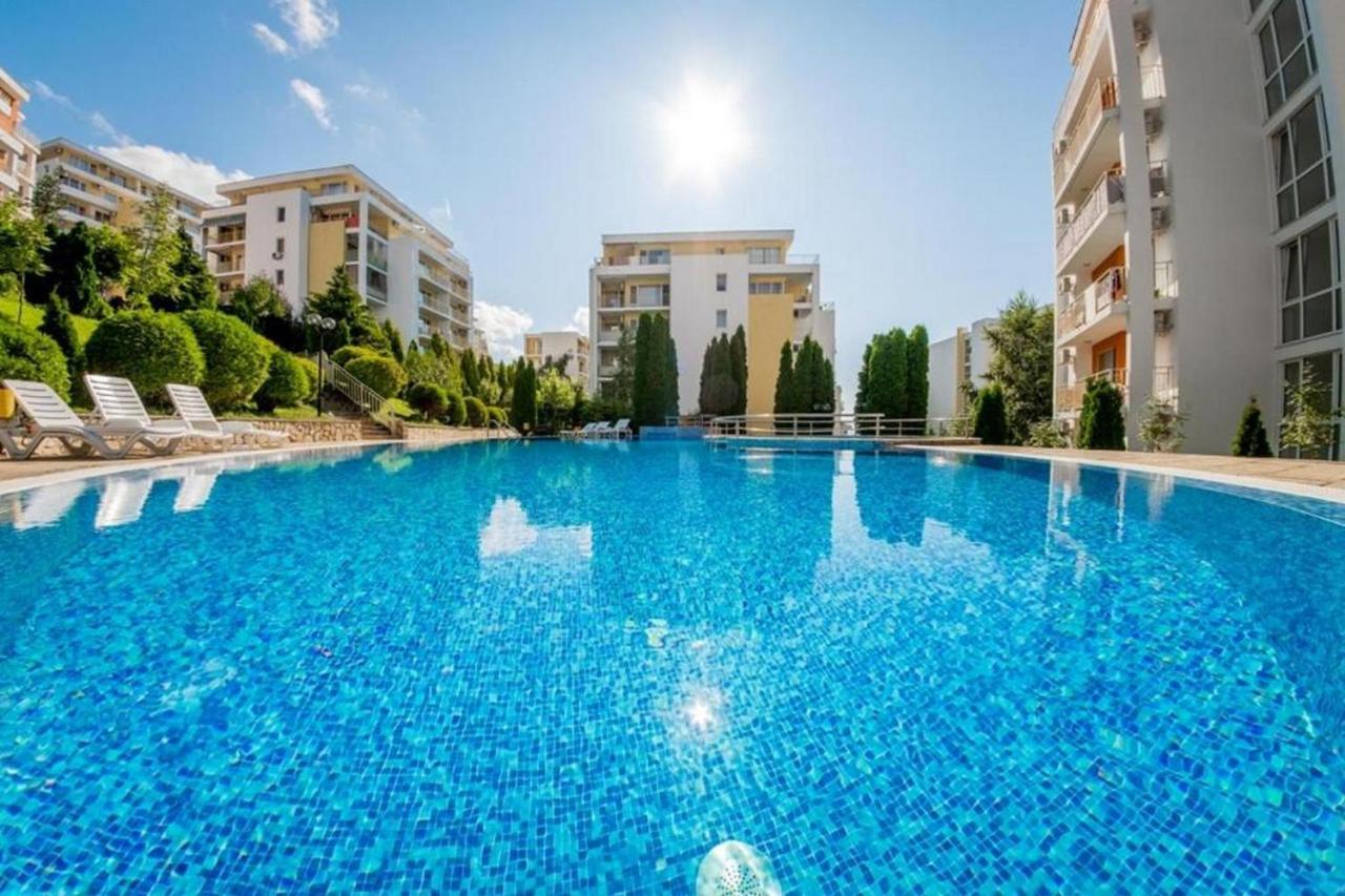 Fort Noks - Menada Apartments Sveti Vlas Ngoại thất bức ảnh