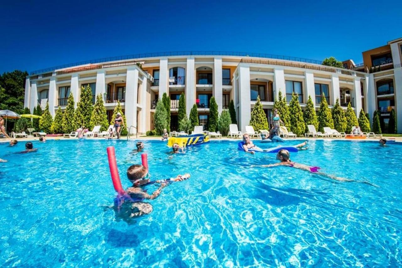 Fort Noks - Menada Apartments Sveti Vlas Ngoại thất bức ảnh