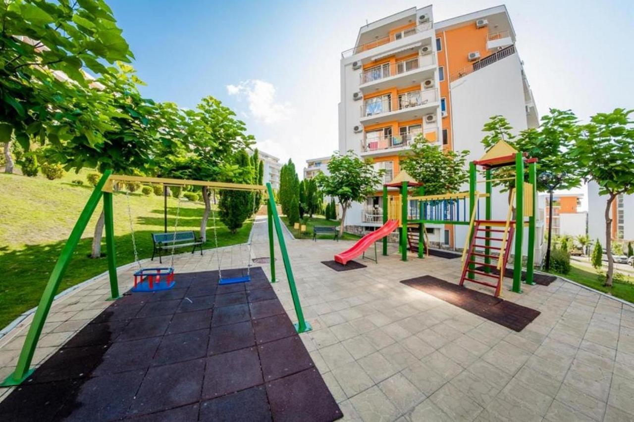 Fort Noks - Menada Apartments Sveti Vlas Ngoại thất bức ảnh