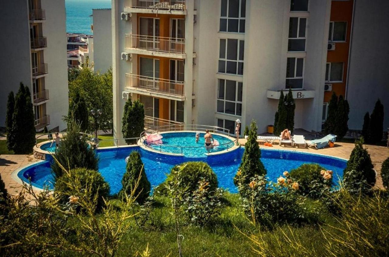 Fort Noks - Menada Apartments Sveti Vlas Ngoại thất bức ảnh