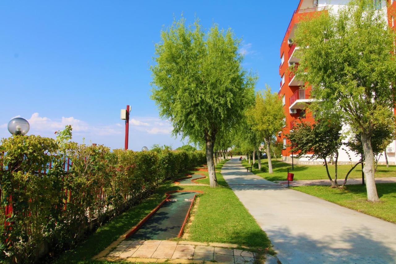 Fort Noks - Menada Apartments Sveti Vlas Ngoại thất bức ảnh