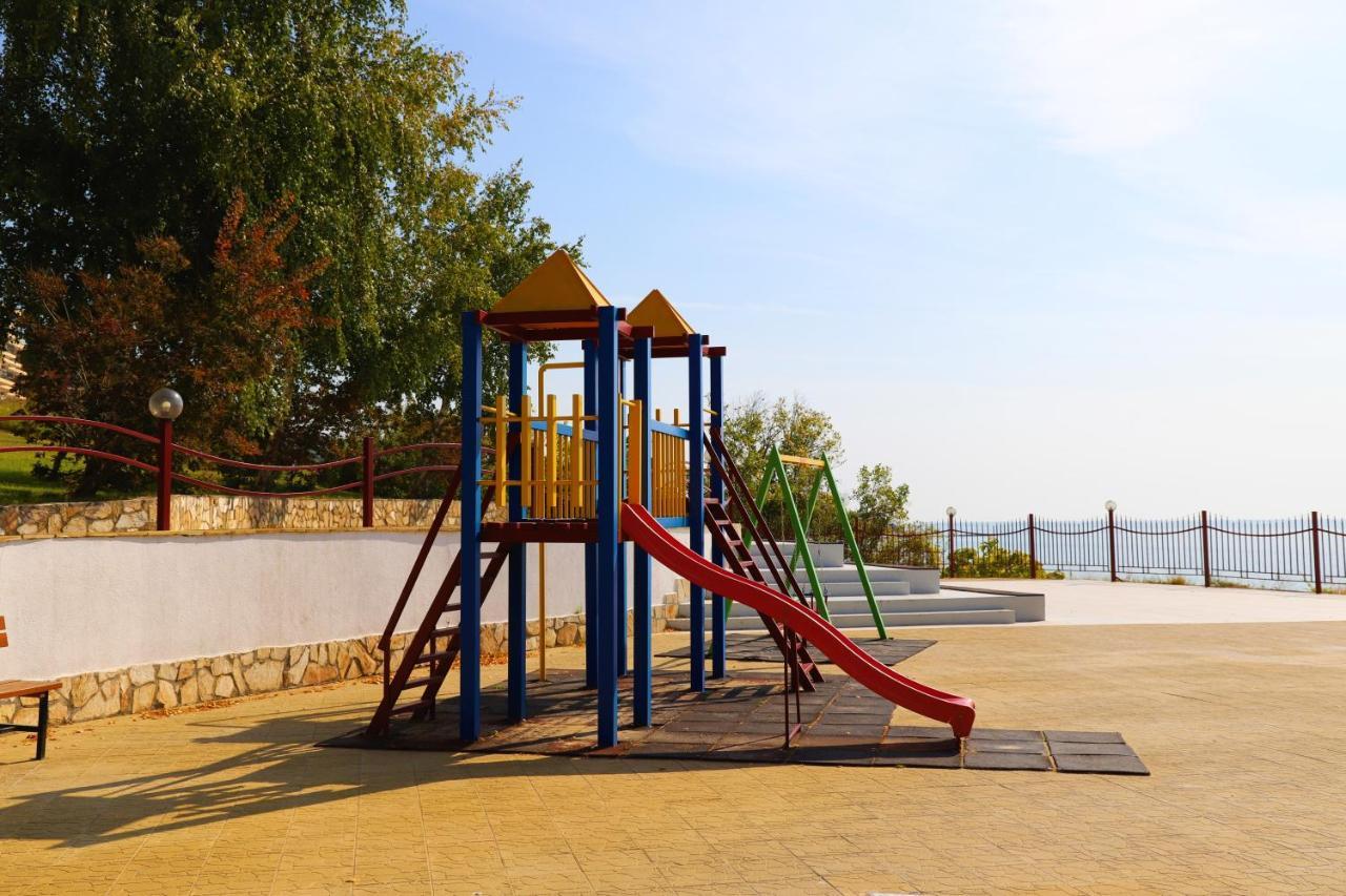Fort Noks - Menada Apartments Sveti Vlas Ngoại thất bức ảnh