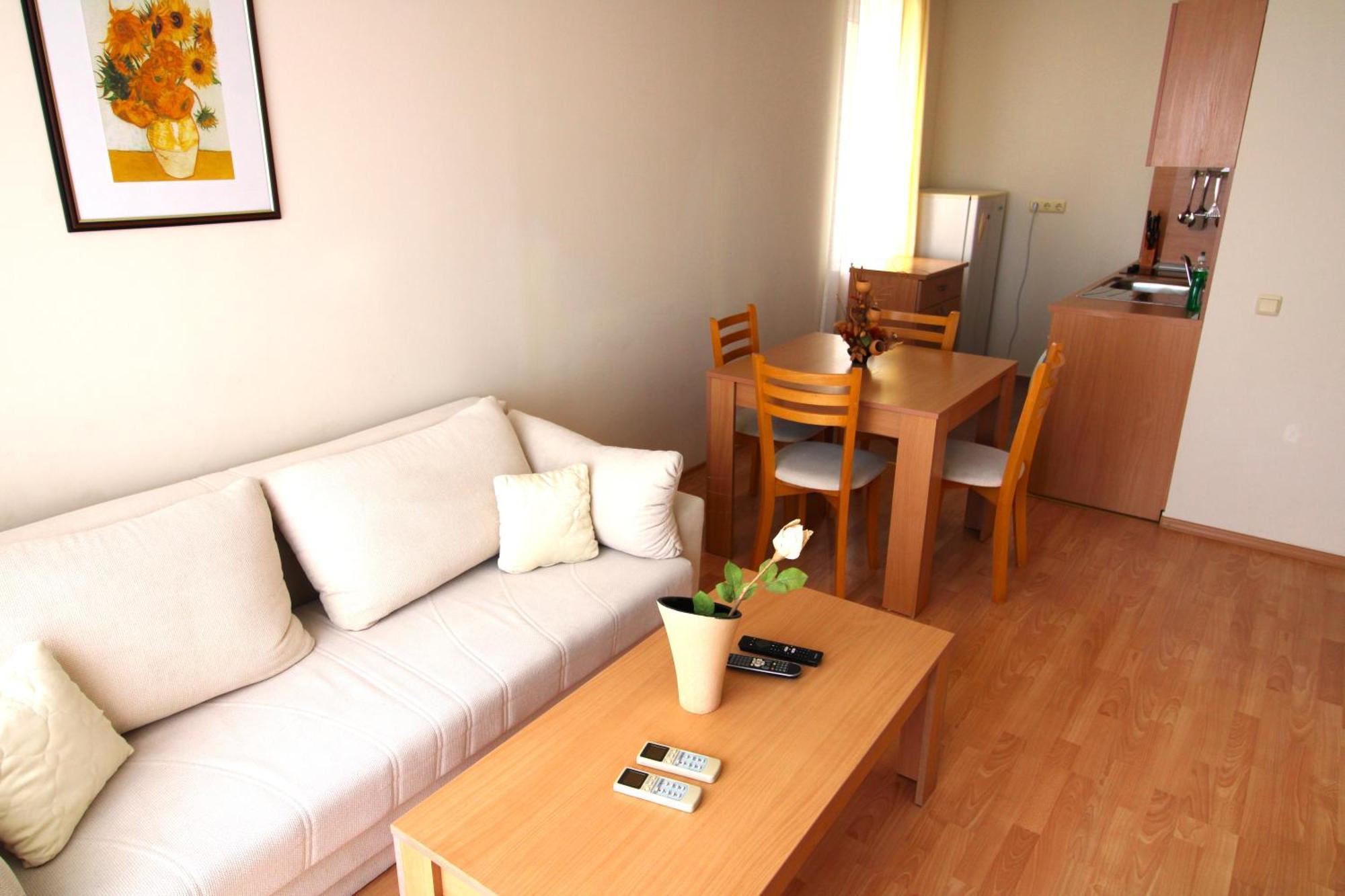 Fort Noks - Menada Apartments Sveti Vlas Ngoại thất bức ảnh